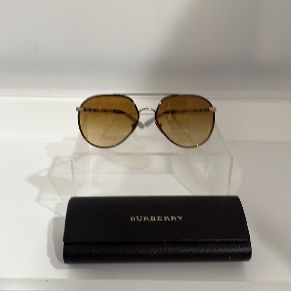 BURBERRY SUNGLASSES